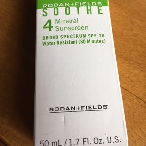 Rodan + Fields Soothe Mineral Sunscreen spf 30